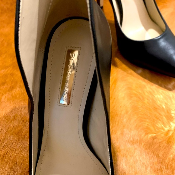 Black leather sexy heels, BCBGeneration, 8M, 4.5” - Picture 4 of 6